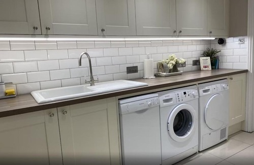 Lingfield Apartment | Beautiful 2-Bed Apartment in Lingfield
