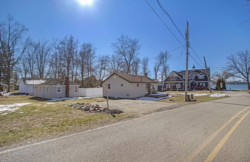 Coldwater Cottage | Beautiful 2 bed cottage by Coldwater Lake!