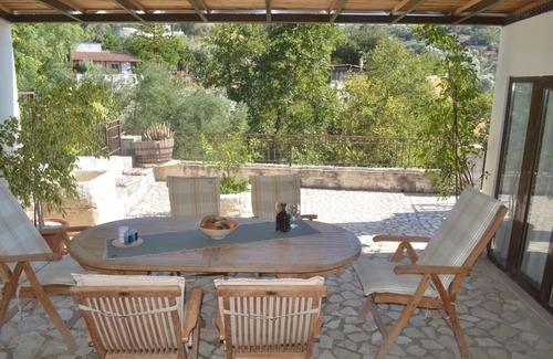 Faistos House | Beautiful 2-Bed House in Panagia Crete