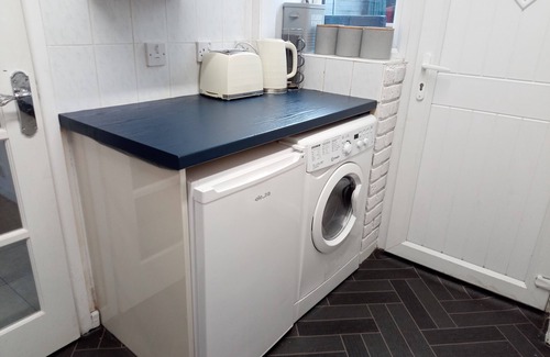 Bolton House | Beautiful 2-Bed House in Bolton with free parking