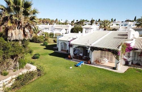 Patroves Apartment | Beautiful 2 bed S. Raf ground floor apt A/C sea views beach 250m