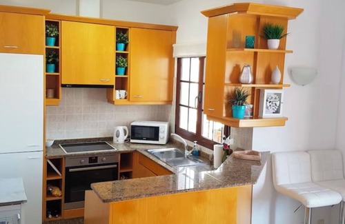 Playa Blanca Villa | Beautiful 2 bed villa with private pool in Parque Del Rey close to harbour
