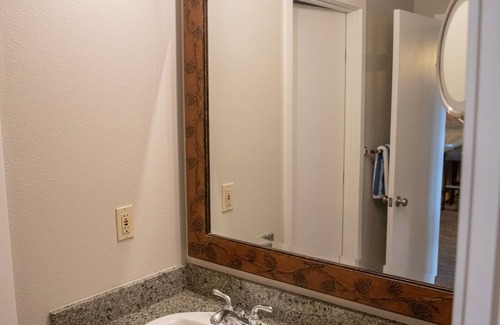 Bend Resort | Beautiful 2 Bedroom, 2 bath Condo at the Seventh Mountain Resort.