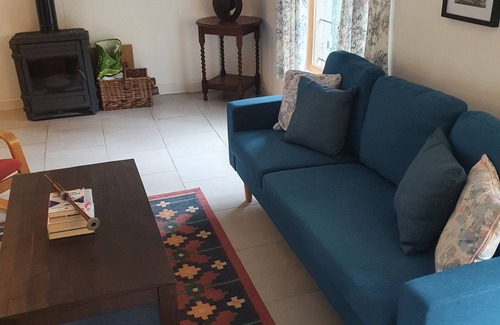 Cambieure Cottage | Beautiful 2 Bedroom Gite with own private garden in Quiet French Village