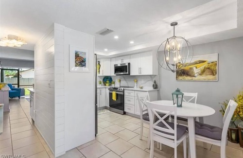 Yacht Club Condo | Beautiful 2 bedroom, 2 bath condo with pool. 5 mins to shops and restaurants.