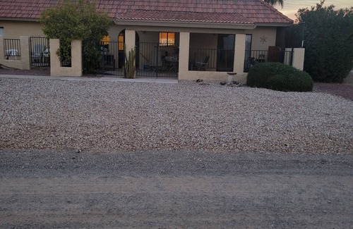 Eleven Mile Corner Condo | Beautiful 2-bedroom 2bath Remodeled Condo 1st fairway in Casa Grande 30-day min
