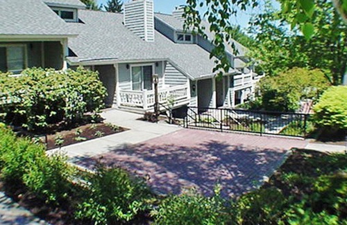 Chautauqua Apartment | Beautiful 2 bedroom unit at resort, sleeps 8