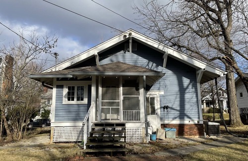 Bloomington House | Beautiful 2 BR Bungalow - 3 Blocks to Campus, Kirkwood & Amenities
