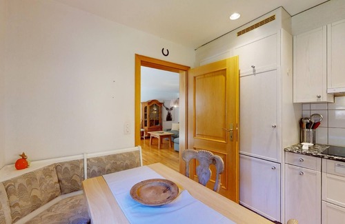 Champfer Apartment | Beautiful 2-room apartment on the raised ground floor with approx.