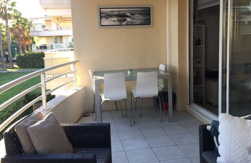Plaine de la Brague Apartment | Beautiful 2 room apartment in Antibes in a quiet, secure residence with swimming pool.