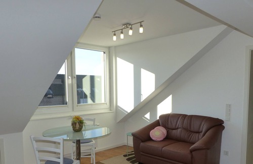 Wersten Apartment | Beautiful 2-room attic apartment centrally on the park with a lake.