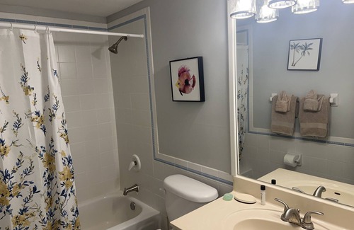Wheeland Settlement Resort | Beautiful 2 bed/2 bath Ocean view - TripAdvisor winner 2016,2017,2018 and 2019!
