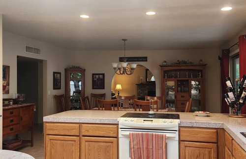 Tucson House | Beautiful 2100 sq. ft. home with 3 bedrooms and an exercise room/office!