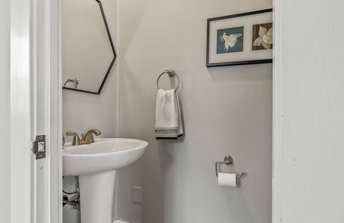 Swarthmore House | Beautiful 2B/1.5B in the Heart of Swarthmore!