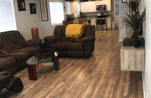 Rancho Oakey House | Beautiful 2b/1b home located in central of LV. Minutes away from the strip