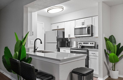 University Hills and Windsor Park Apartment | Beautiful 2BD/1BA in University Hills 9376