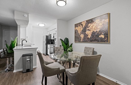 University Hills and Windsor Park Apartment | Beautiful 2BD/1BA in University Hills 9376