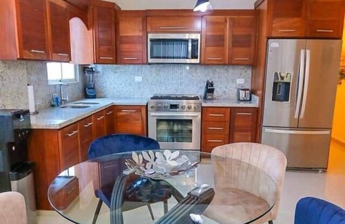 San Cristobal Apartment | Beautiful 2Bd/2bath apt W. AC, Garage & roof top
