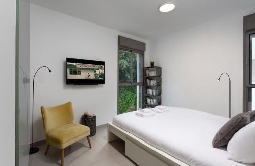 Tel Aviv Apartment | Beautiful 2BDR at Zalman by HolyGuest