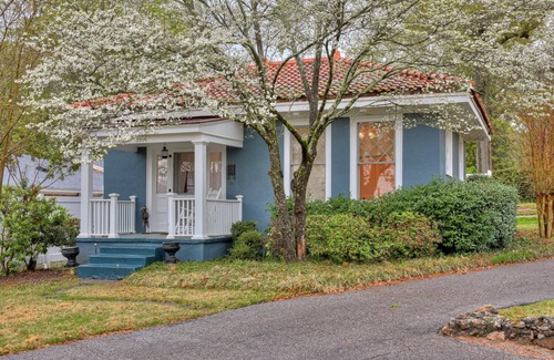 Summerville Cottage | Beautiful 2bedroom cottage with full kitchen, dining area, laundry, 3 TVs, a/c