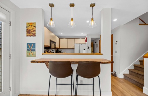 Central Vermont- Killington Condo | Beautiful 2BR/2BA Fall Line Condo w/Mountain Views, Pool, Hot Tub, Sauna, Shuttle. G6B