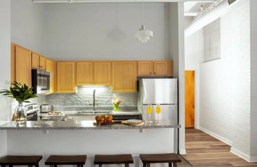 Mile Square Apartment | Beautiful 2BR 2BA In The Block by CozySuites