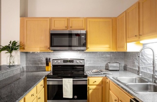 Mile Square Apartment | Beautiful 2BR 2BA In The Block by CozySuites