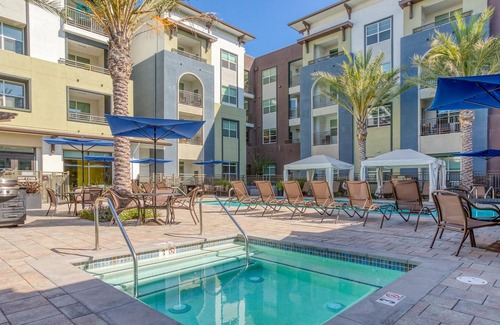 Centerville Apartment | Beautiful 2BR in Fremont, Parking