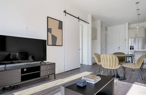 Highland Apartment | Beautiful 2BR in Highlands w/Pool, W/D & Gym, walkable, by Blueground