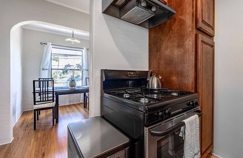 Belmont Heights House | Beautiful 2nd Floor Stand Alone Home with Garage & Gym Near Beach