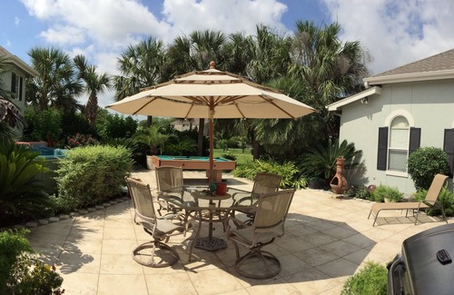 North San Antonio - SAT House | Beautiful 3 bdrm. 199- with large tropical patio, hot tub in gated community