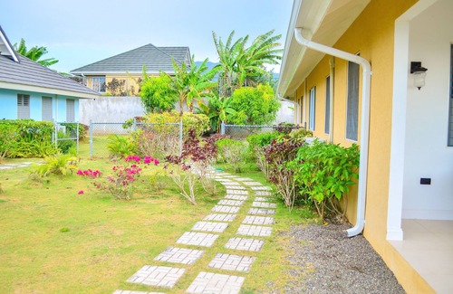 St. Ann's Bay Villa | Beautiful 3 Bdrm, 2bth with ocean view sleeps 6