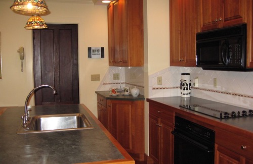 Bread Loaf House | Beautiful 3 BDRM Home Available for School of English