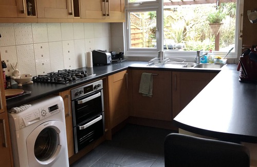 Childs Hill House | Beautiful 3 bed , 2 bathroom house, large garden near Hampstead Heath