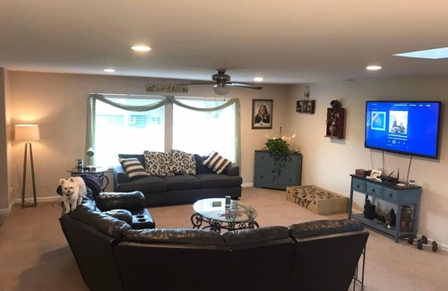 South Colby House | Beautiful 3 bed 2 bath house 2mi from ferry to downtown Seattle