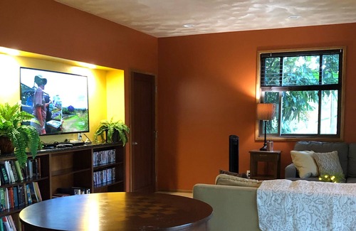 Punaluu House | Beautiful 3 Bed/3 bath Spacious Home Located in the country on the north shore