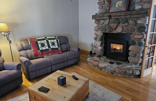 Sault Ste. Marie House | Beautiful 3‑Bed, 2‑Bath Downtown Retreat Walk to the Soo Locks & River