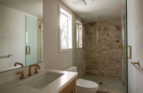 Lake Arrowhead Cottage | Beautiful 3-bedroom newly renovated Lake Front Home Lake Arrowhead all amenities