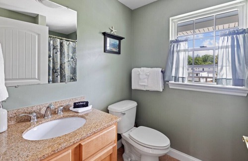 Kennebunkport Condo | Beautiful 3-Bedroom Condo near Goose Rocks Beach in Kennebunkport