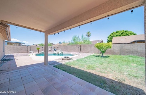 Glendale House | Beautiful 3 bedroom, 2 bathroom, walking distance to StateFarm Stadium/West Gate