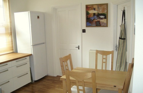 Tooting Apartment | Beautiful 3 bedroom apartment in London