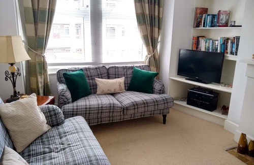 Tooting Apartment | Beautiful 3 bedroom apartment in London