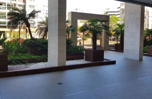 Bigorrilho Apartment | Beautiful 3 bedroom apt with garage!