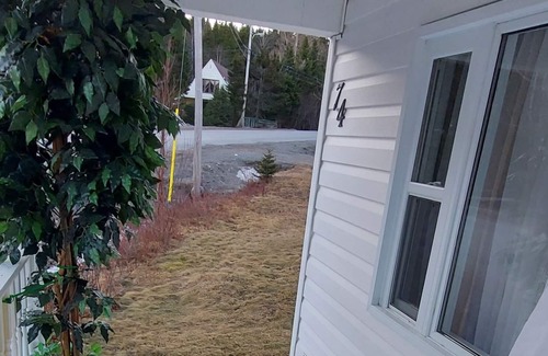 Eastport House | Beautiful 3 Bedroom Home close to beach and hiking trails.
