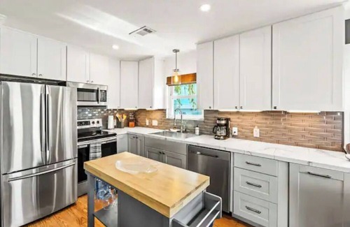 Isla Del Sol House | Beautiful 3-bedroom home on the Canal with patio.