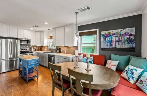Isla Del Sol House | Beautiful 3-bedroom home on the Canal with patio.