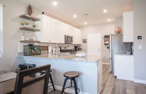 Spring Valley House | Beautiful 3 bedroom house with heated modern pool