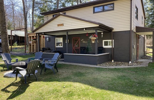 Portland Mills House | Beautiful 3 bedroom home/cabin recently remodeled!