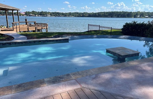 Willis House | Beautiful 3 bedroom Lake House with pool and Hot Tub on lake Conroe! LAKEFRONT