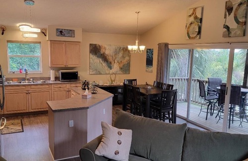 Riverview House | Beautiful 3 br 2 ba. Home on the Alafia River, 15 Min. from Tampa
